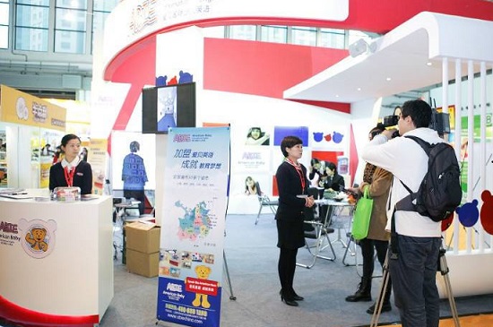 参加展会怎么与外国客户交流接单 简单实用参加展会英语交流(www.rhrhrh.cn)