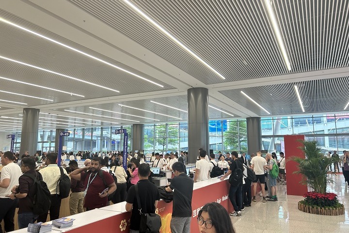 新疆欧亚安防及警用装备展览会(www.rhrhrh.cn)