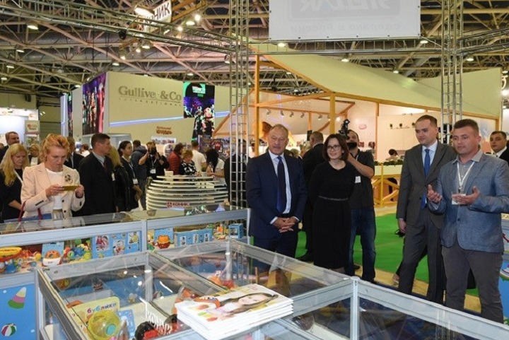 俄罗斯国际婴童用品及童装展览会CJF(www.rhrhrh.cn)